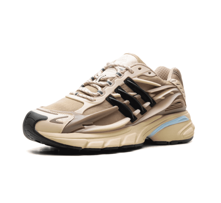 Einzelner adidas Adistar Jellyfish x Pharrell Williams Crystal Sand seitlich mit mehrlagigen Overlays und strukturiertem Mesh