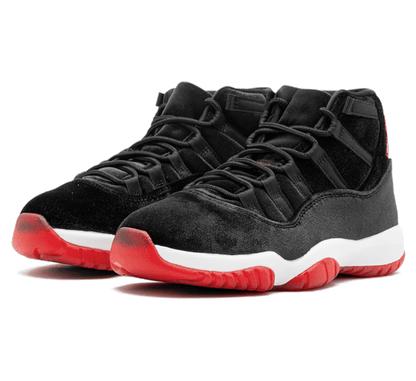 Air Jordan 11 Bred Velvet (W) - schwarz roter Sneaker