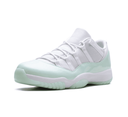 Air Jordan 11 Low Iglo (W) - grün weißer Sneaker