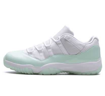 Air Jordan 11 Low Iglo (W) - grün weißer Sneaker