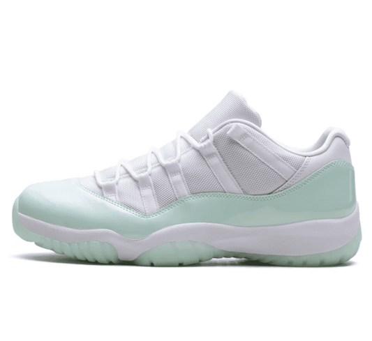 Air Jordan 11 Low Iglo (W) - grün weißer Sneaker