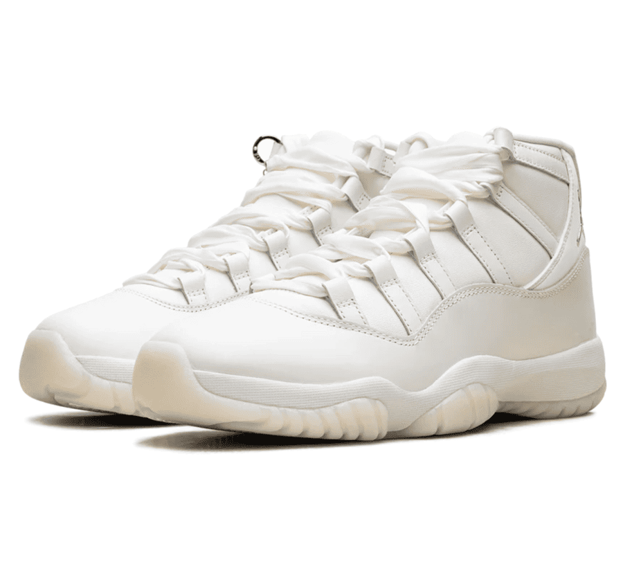 Air Jordan 11 Pearl (W) - weiß beiger Sneaker