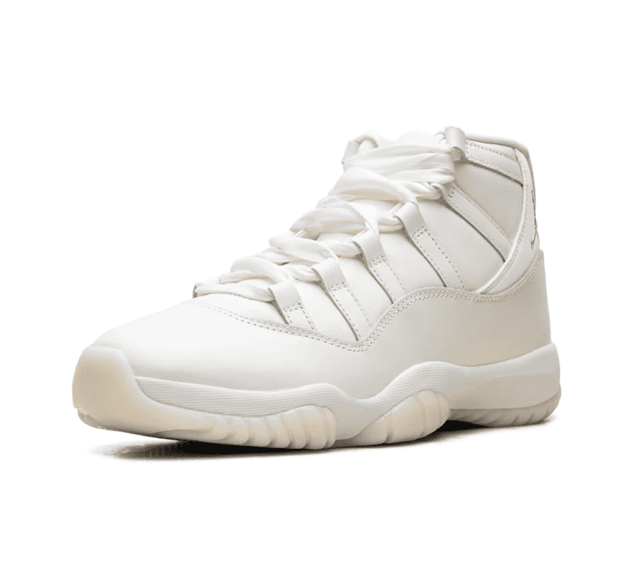 Air Jordan 11 Pearl (W) - weiß beiger Sneaker