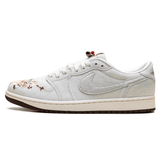 Air Jordan 1 Low OG Chinese New Year Sneaker Paar vorne Perspective