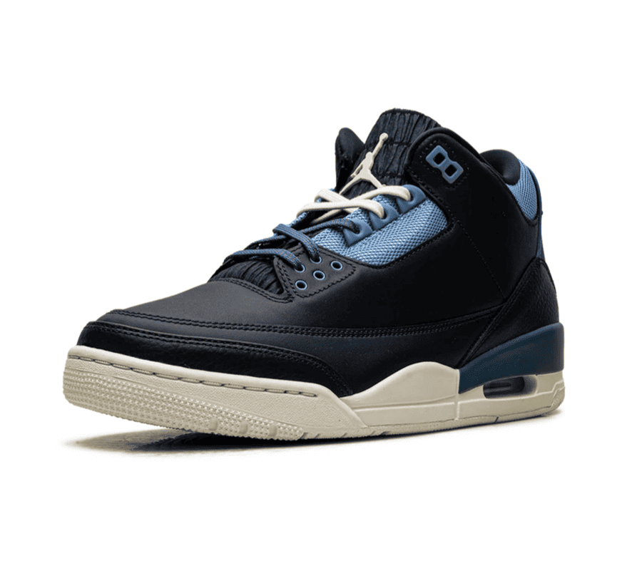 Air Jordan 3 Sports Renaissance W CK9246-400 Outsole mit roten und blauen Akzenten