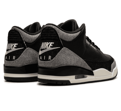 Air Jordan 3 x Levi’s Black Denim Sneaker Paar hinten