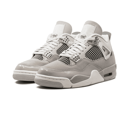 Air Jordan 4 Frozen Moments