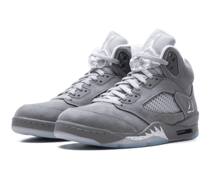 Nike Air Jordan 5 Wolf Grey Seitenansicht mit Jumpman Logo