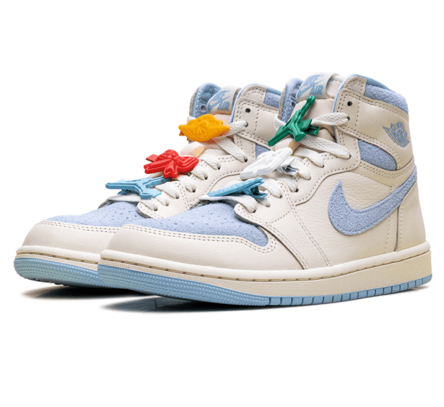 Air Jordan 1 High OG Psychic Blue Seitenansicht mit Suede Overlays