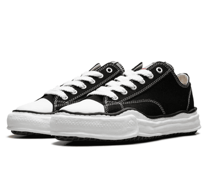 Maison Mihara Yasuhiro Peterson OG Sole Canvas Low Black Canvas Sneaker Vorderansicht
