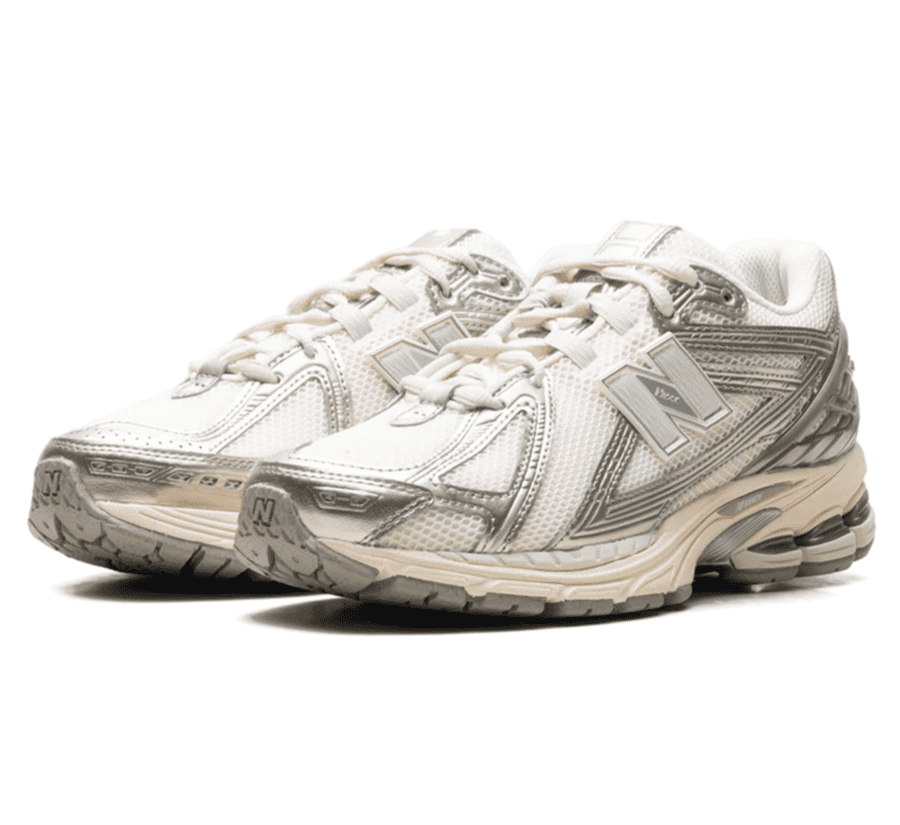 New Balance 1906R Arid Stone Seitenansicht mit N Logo