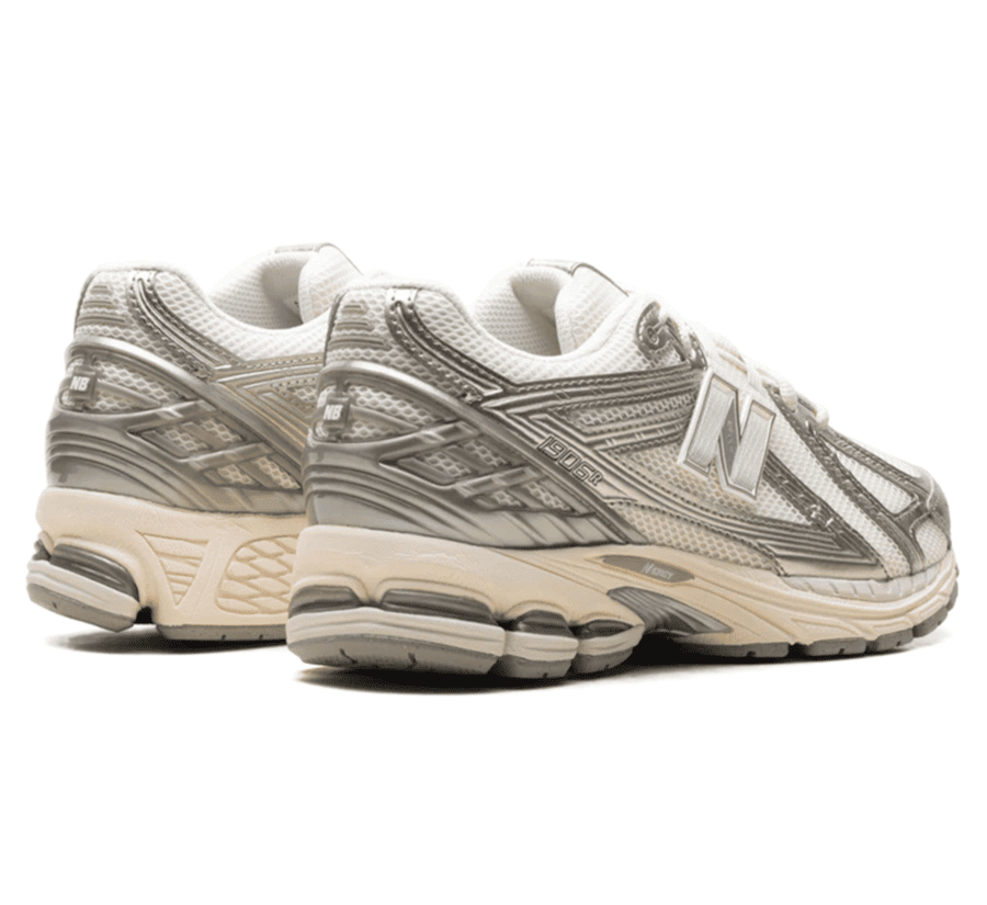 New Balance 1906R Arid Stone Sneaker Paar hinten