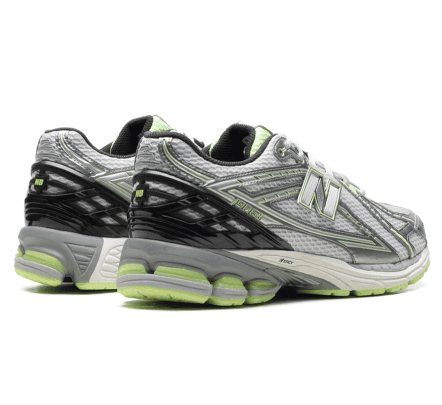 New Balance 1906R Dark Silver Metallic Mint Flash Sneaker Paar hinten