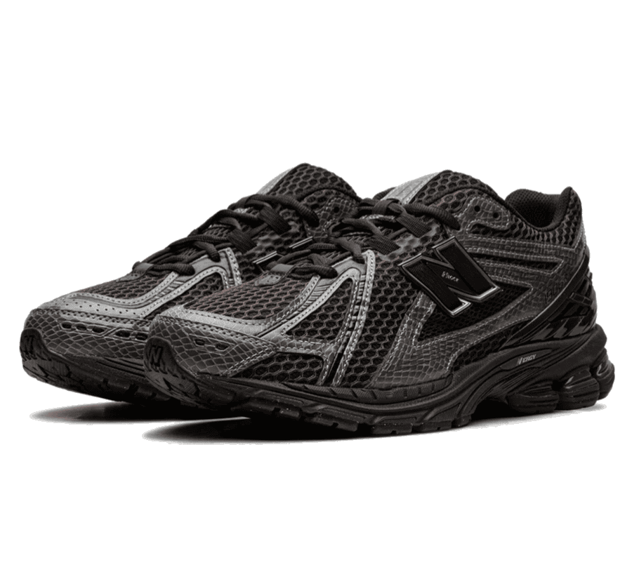 New Balance 1906R Snakeskin Thunder Brown Seitenansicht mit Snakeskin Detail