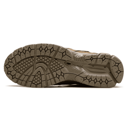 New Balance 2002R x Gore-Tex Protection Pack Stucco Outsole Gummisohle Profil