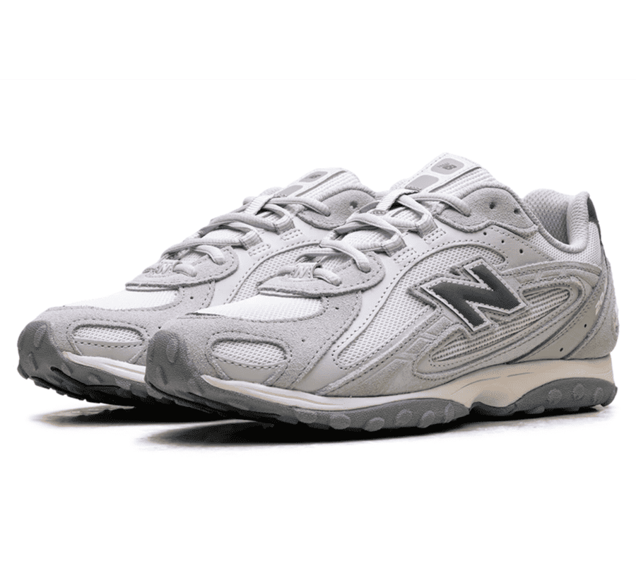 New Balance 204L Raincloud Ash Wood Seitenansicht mit dezentem N Logo und Premium-Materialien