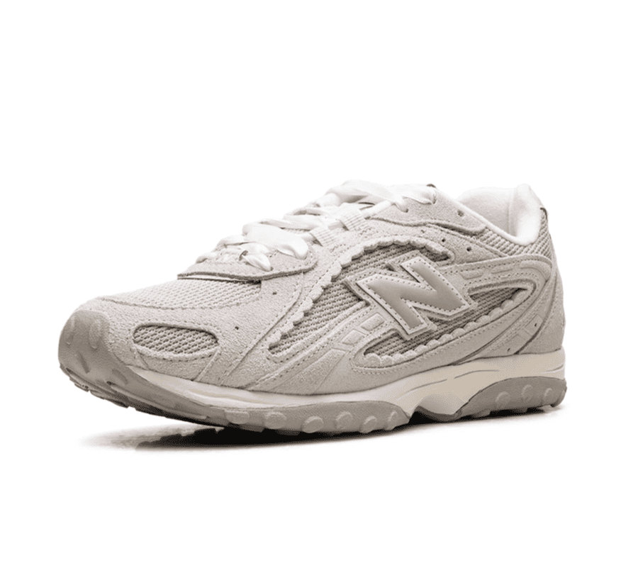 New Balance 204L Sea Salt einzelner Schuh seitlich mit Premium-Materialmix in Creme und Beige