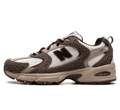 New Balance 530 Brown Tan Sneaker Paar vorne Perspective