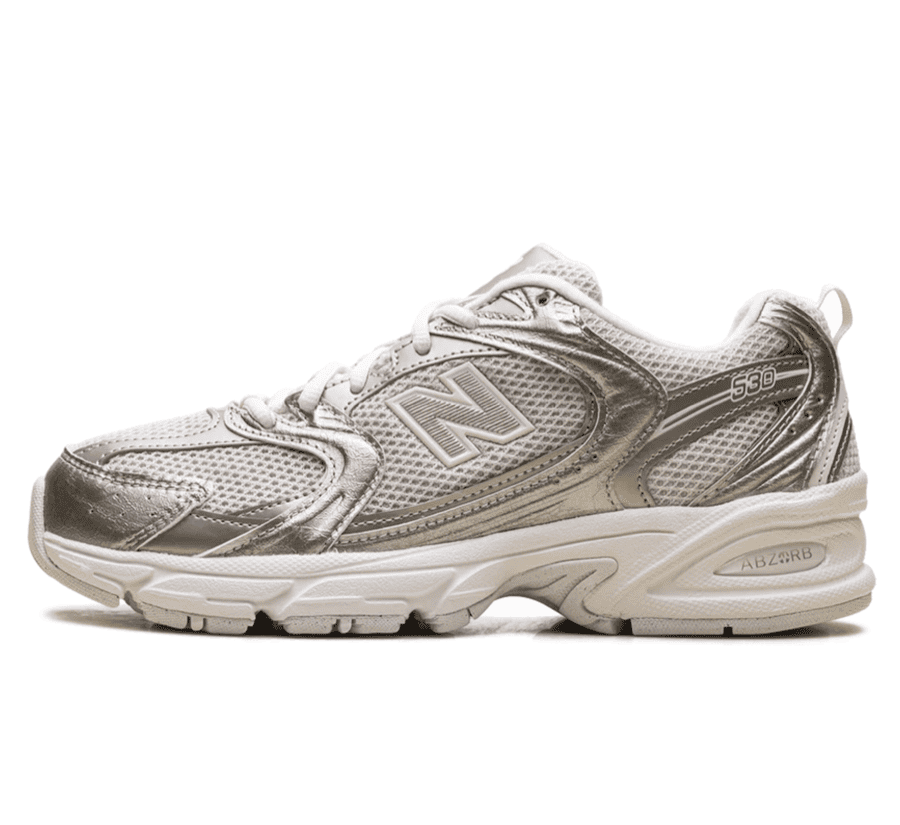 New Balance 530 Gold Metallic Linen Sneaker Paar vorne Perspective