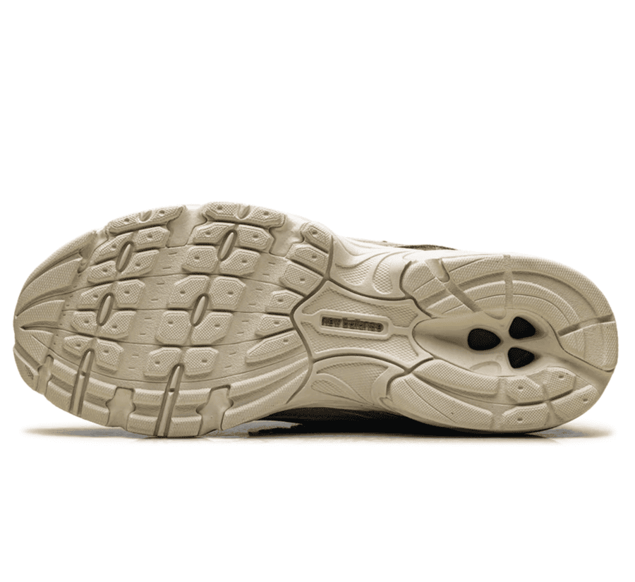 New Balance 740 Mushroom Linen U7403TR Unterseite mit profilierter Gummiaußensohle