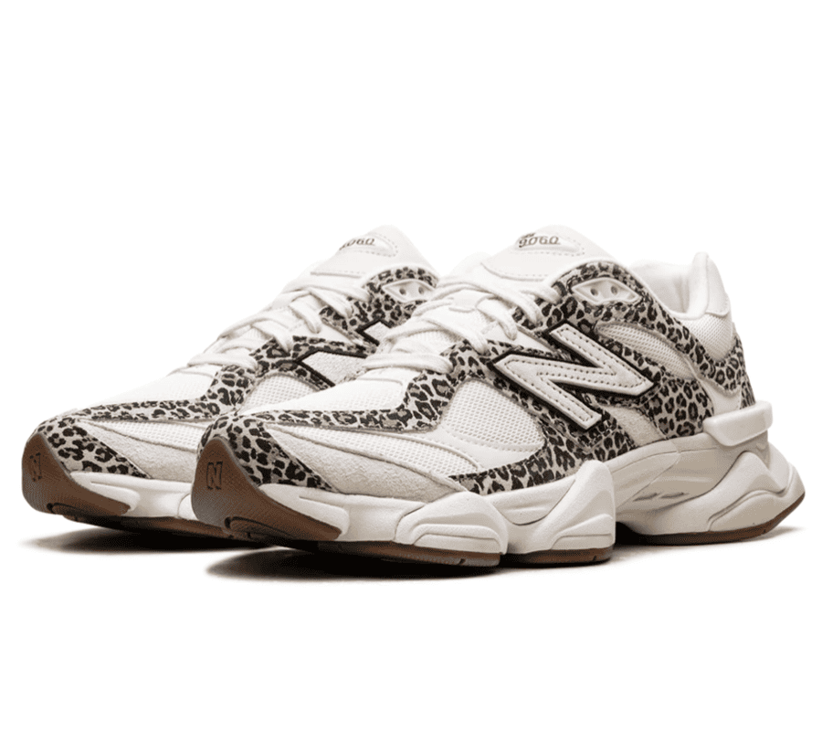 New Balance 9060 Brown White Leopard Seitenansicht mit Animal Print, ABZORB-Sohle und Premium-Materialien