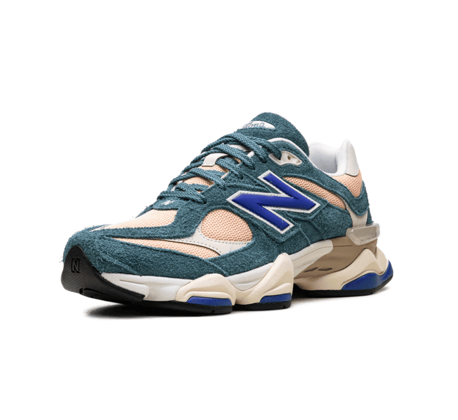 New Balance 9060 New Spruce Peach