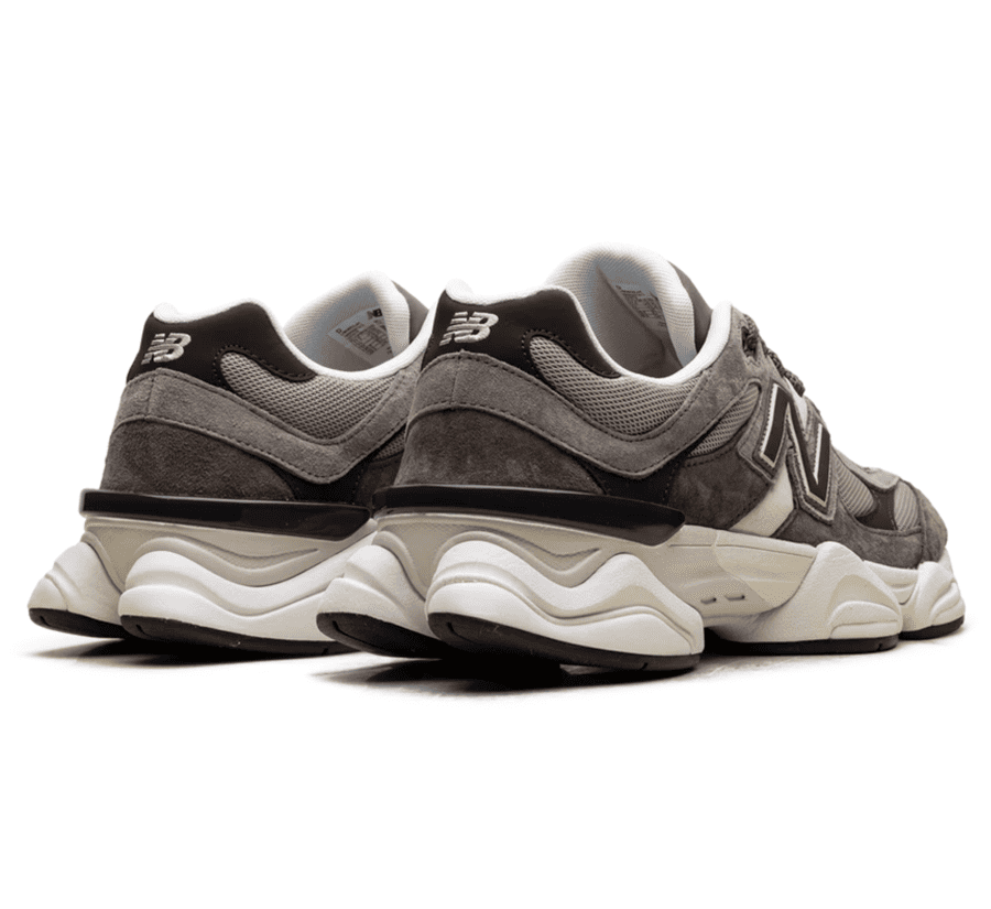 New Balance 9060 Thunder Brown Paar hinten mit markanter Fersenkonstruktion