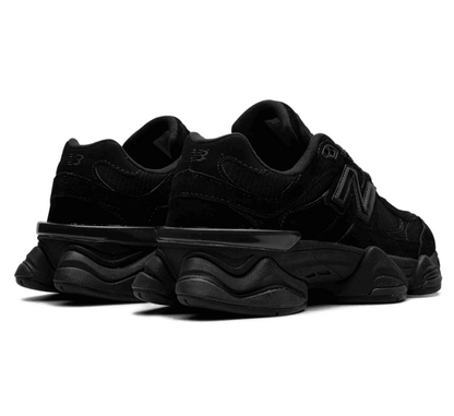 New Balance 9060 Triple Black - schwarzer Sneaker