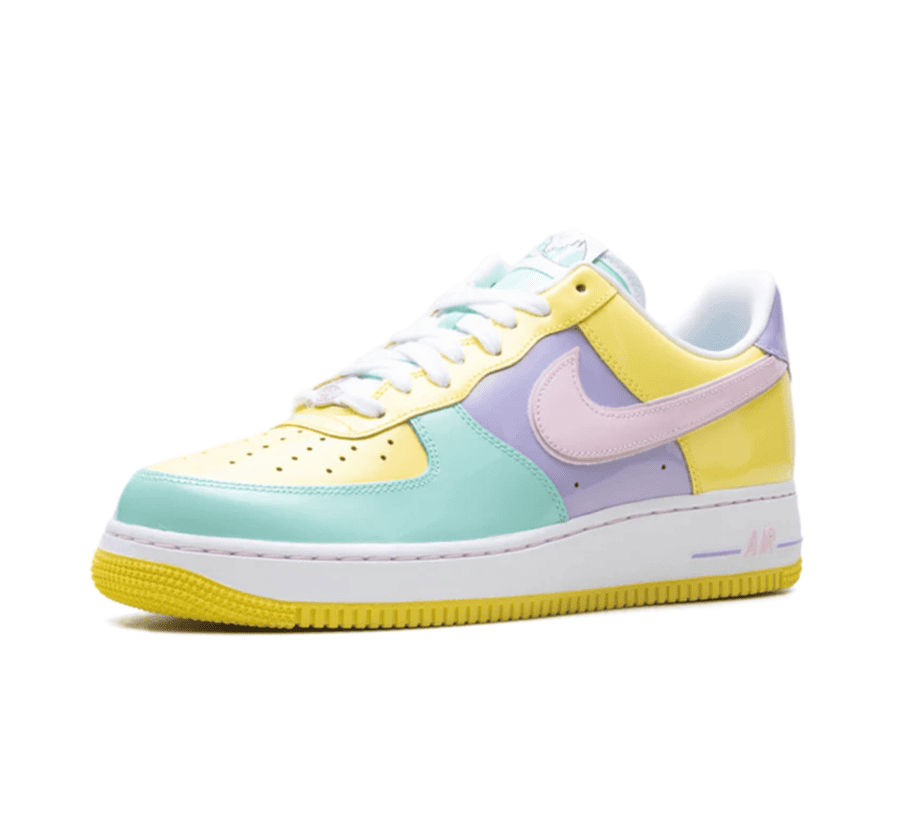 Nike Air Force 1 Low Easter 2026 einzelner Sneaker seitlich