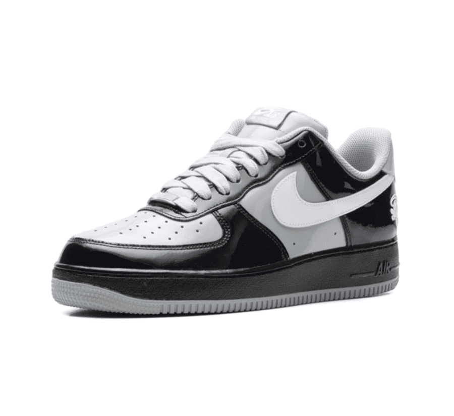 Nike Air Force 1 Low x Central Cee Black Smoke Grey einzelner Sneaker seitlich