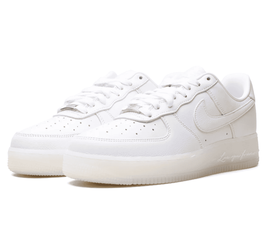 Nike Air Force 1 Low x NOCTA Certified Lover Boy Cobalt Tint Seitenansicht mit Love You Forever Mittelsohle und NOCTA Details