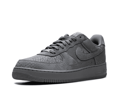 Nike Air Force 1 Low x Kobe Bryant Forever Cool Grey einzelner Sneaker seitlich