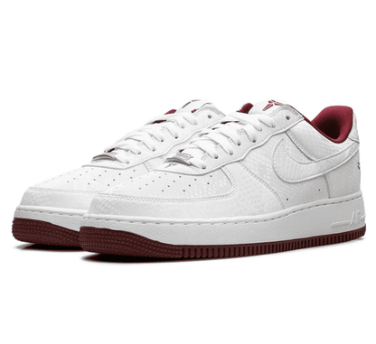 Nike Air Force 1 Low x Kobe Bryant Lower Merion Aces Seitenansicht mit Details