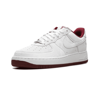 Nike Air Force 1 Low x Kobe Bryant Lower Merion Aces einzelner Sneaker seitlich