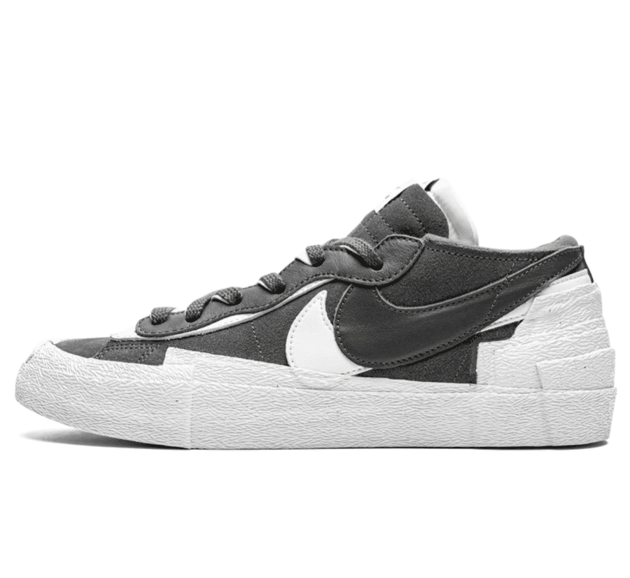Nike Blazer Low x sacai Iron Grey DD1877-002 Paar vorne aus Perspektive
