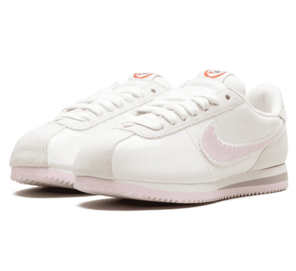 Nike Cortez Valentine's Day (W) - weiß grau pinker Sneaker