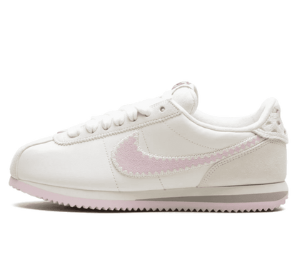 Nike Cortez Valentine's Day (W) - weiß grau pinker Sneaker