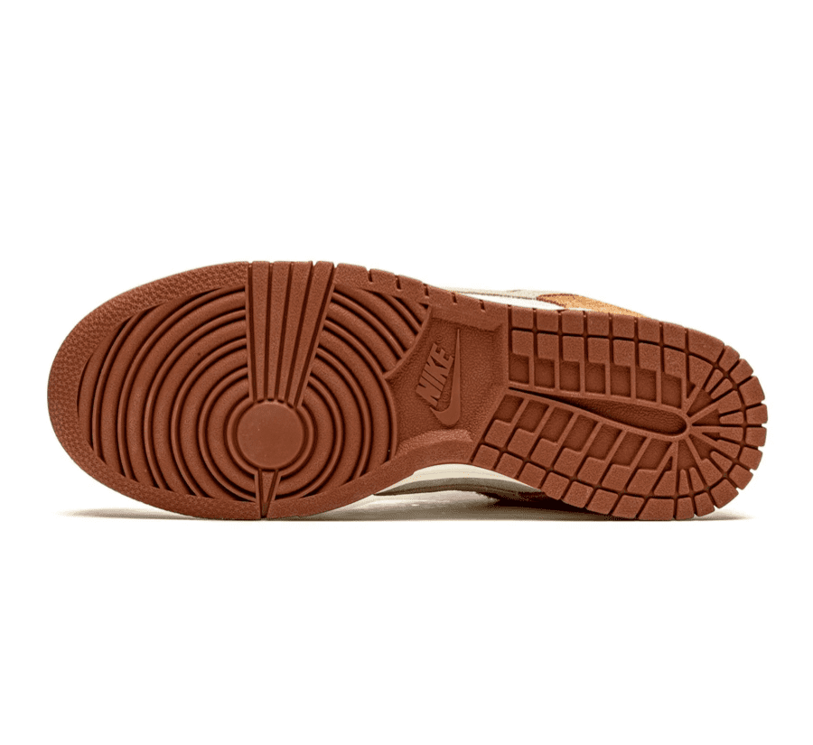 Nike Dunk Low Medium Curry