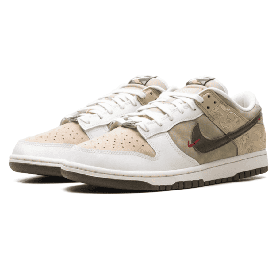 Nike Dunk Low Pegasus Pack Year Of The Horse Seitenansicht mit Swoosh