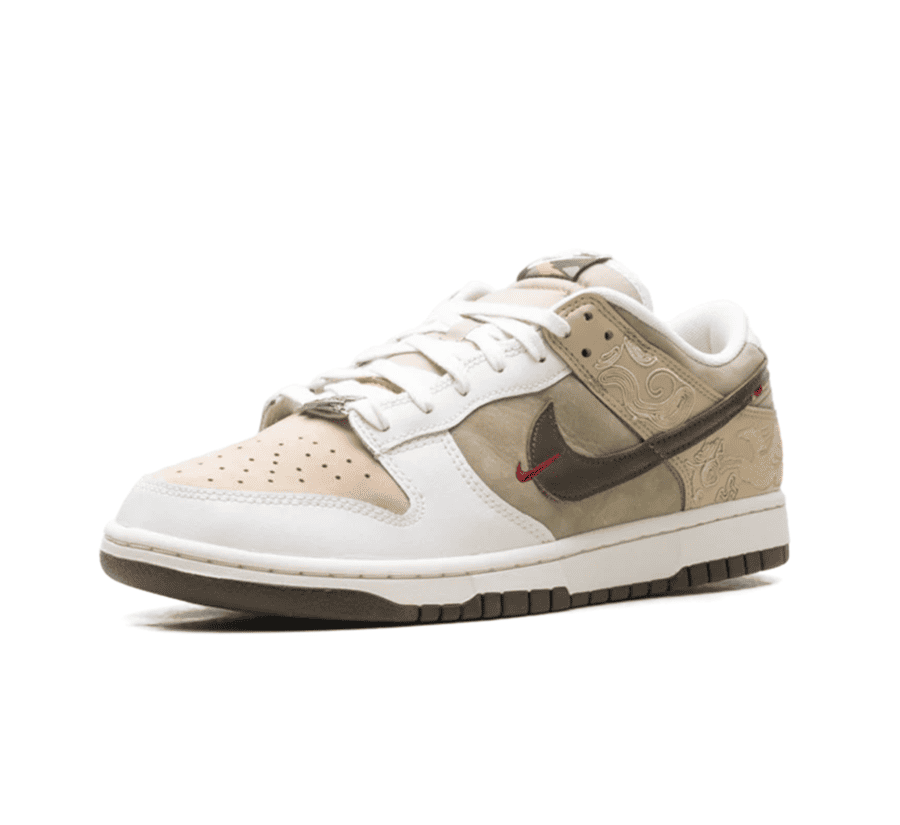 Nike Dunk Low Pegasus Pack Year Of The Horse einzelner Sneaker seitlich