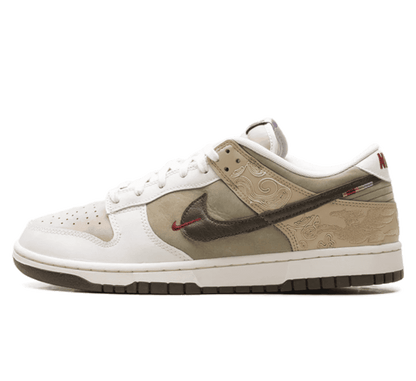 Nike Dunk Low Pegasus Pack Year Of The Horse Sneaker Paar vorne Perspective