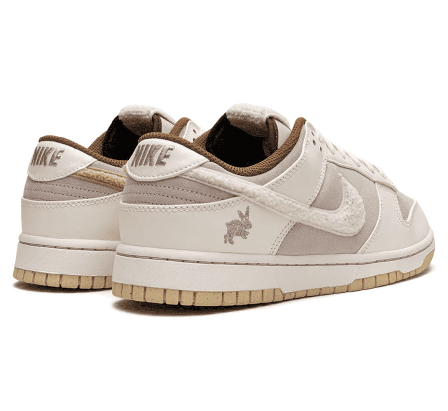Nike Dunk Low Year Of The Rabbit Sneaker Paar hinten