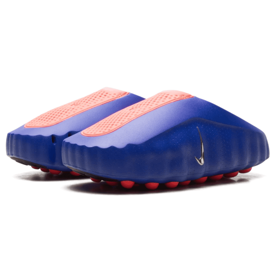 Nike Mind 001 AMP Spider-Man IZ6659-400 seitliche Ansicht mit Metallic Platinum Swoosh