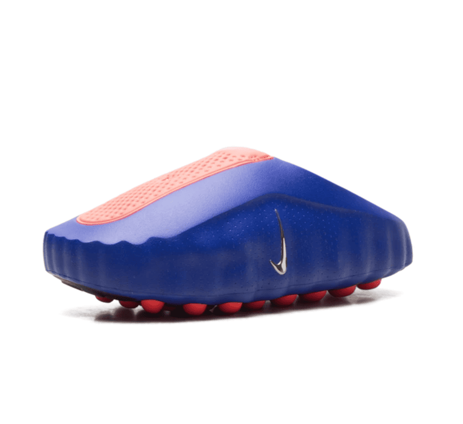 Nike Mind 001 AMP Spider-Man IZ6659-400 einzelner Schuh seitlich mit perforiertem Upper