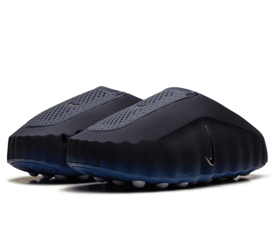 Nike Mind 001 Blackened Blue Seitenansicht mit futuristischer Silhouette und Premium-Materialmix