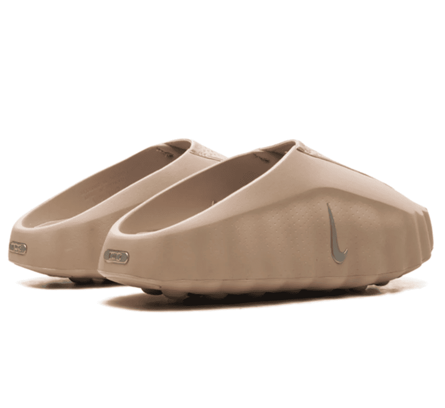 Nike Mind 001 Hemp HQ4307-200 Paar hinten mit futuristischer Mule-Silhouette