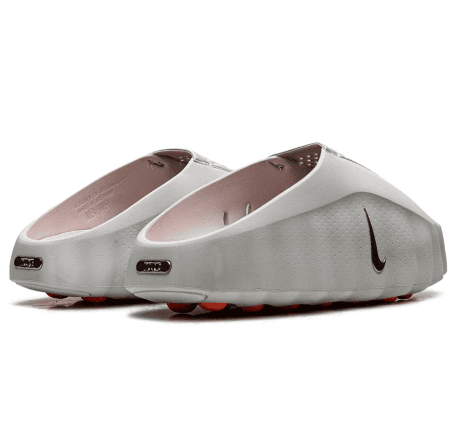Nike Mind 001 Light Smoke Grey Paar hinten mit Hyper-Crimson-Elementen