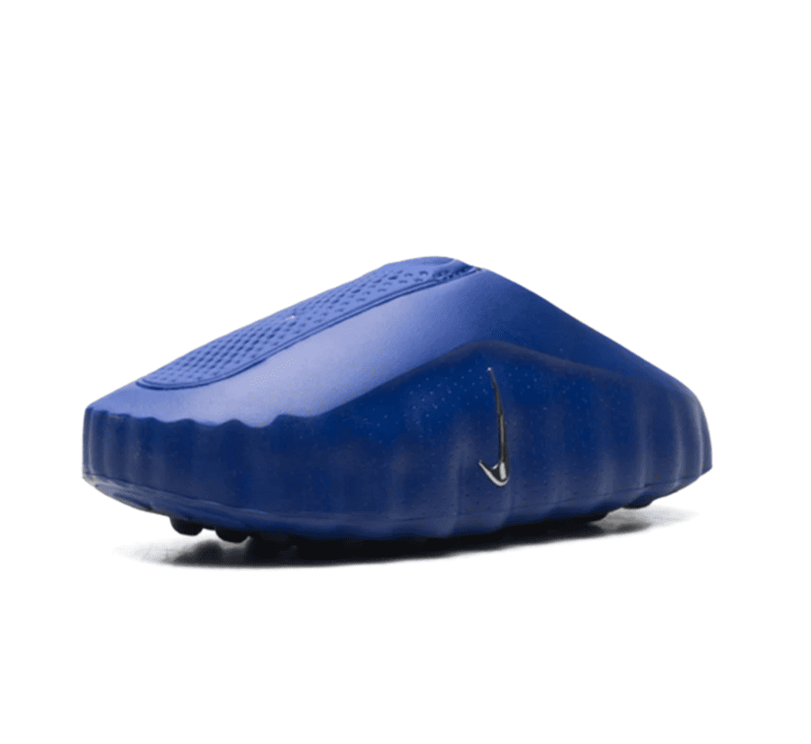 Einzelner Nike Mind 001 Old Royal seitlich mit perforiertem Obermaterial und silbernem Swoosh