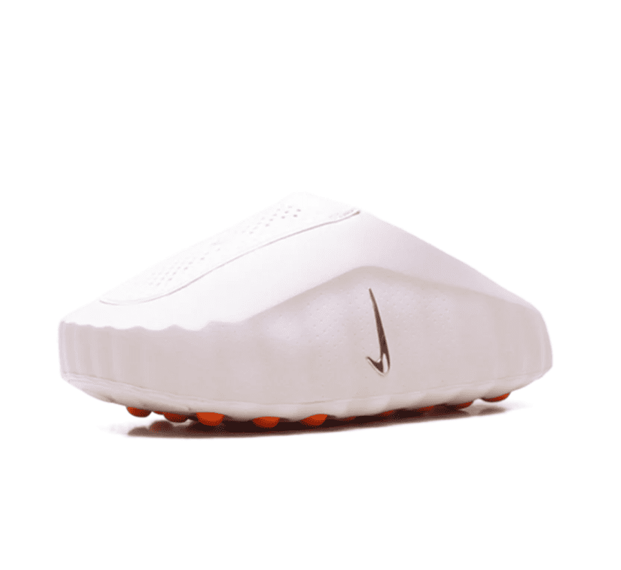 Nike Mind 001 Pearl Pink einzelner Schuh seitlich mit perforierter Slip-on-Konstruktion