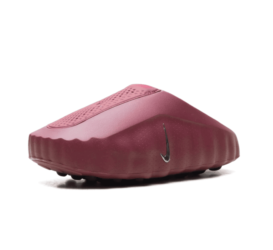 Nike Mind 001 Pink Smoke Damen einzelner Schuh seitlich mit perforiertem Upper und futuristischer Nike Mind Silhouette